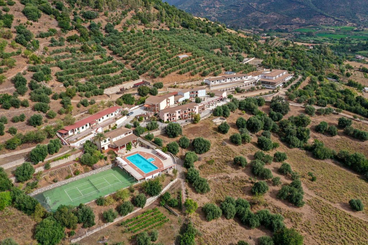 Hotel Is Murtas Jerzu Bagian luar foto
