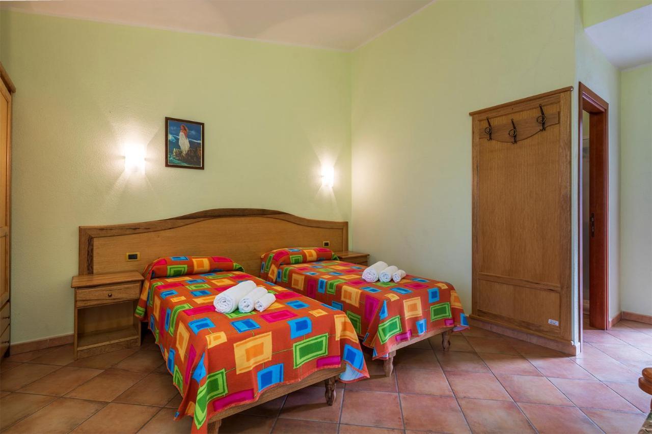 Hotel Is Murtas Jerzu Bagian luar foto